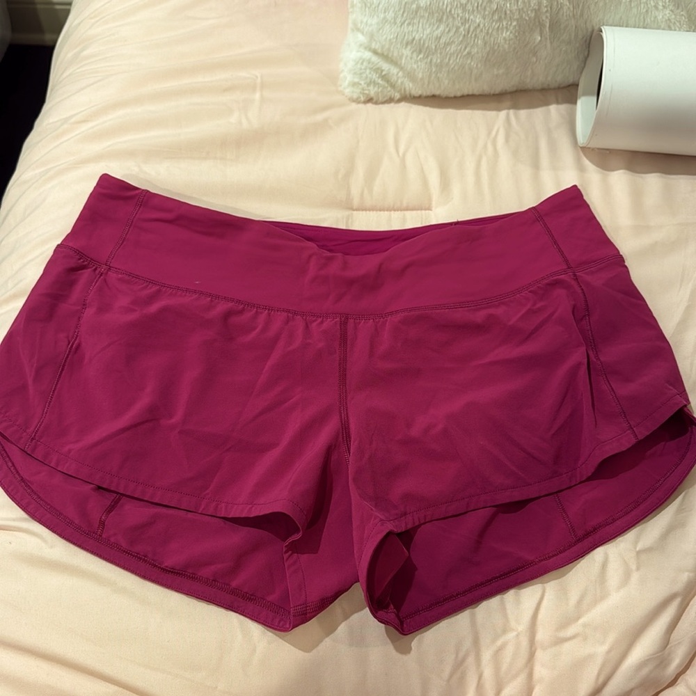 2.5" lululemon speed up shorts